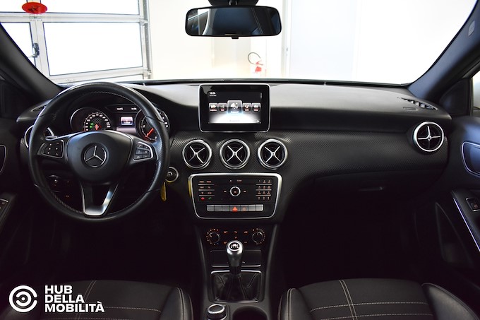 MERCEDES-BENZ A 180 d Sport